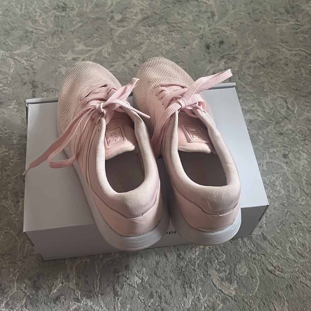 Light Pink New Balance Sneakers! - Gem